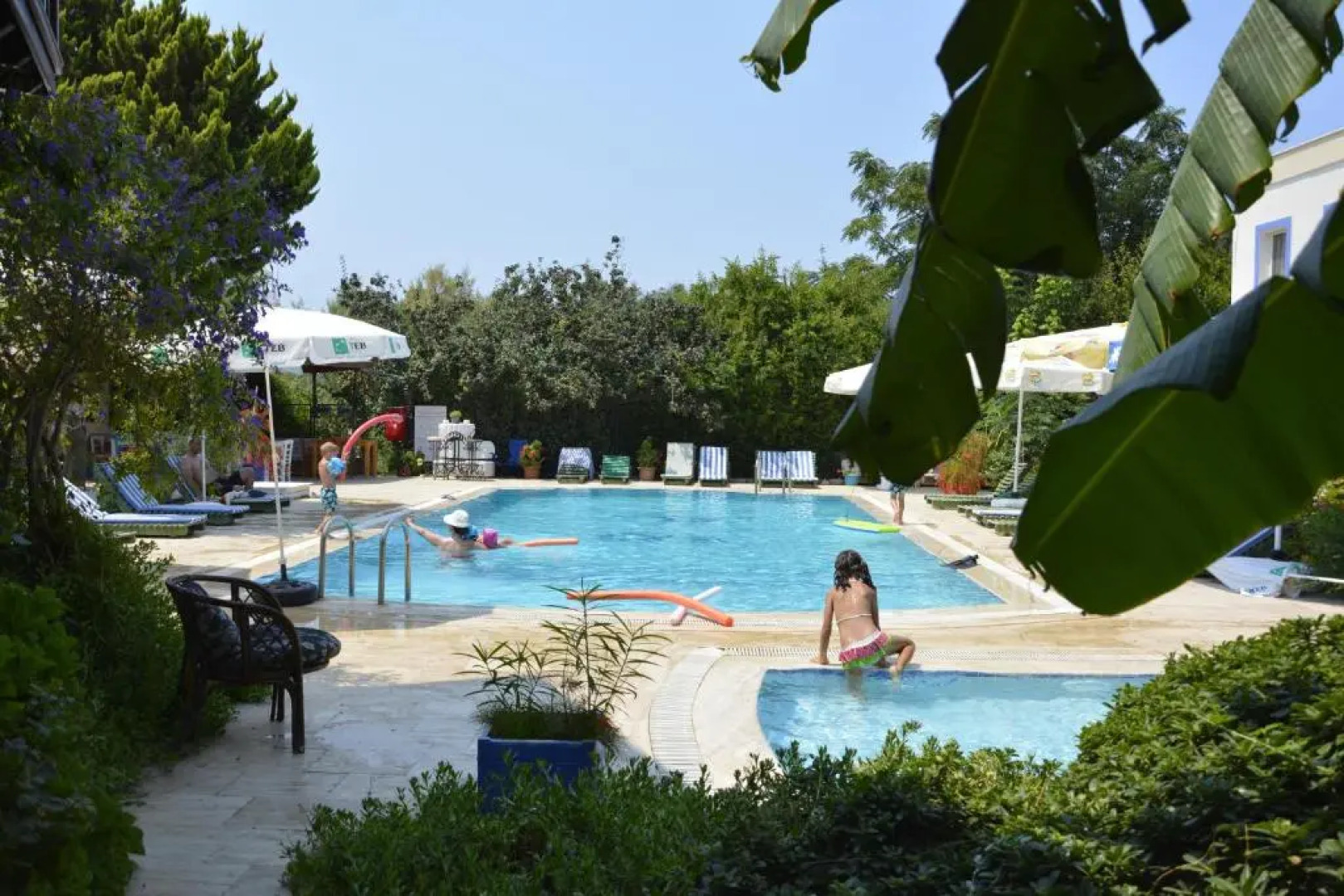 Paradise Garden Apartments