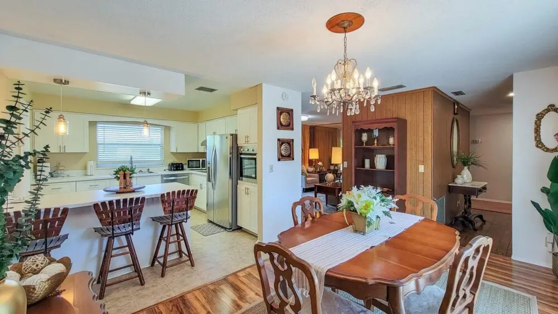 NEW Retro Relaxation in Stylish Rockledge Oasis