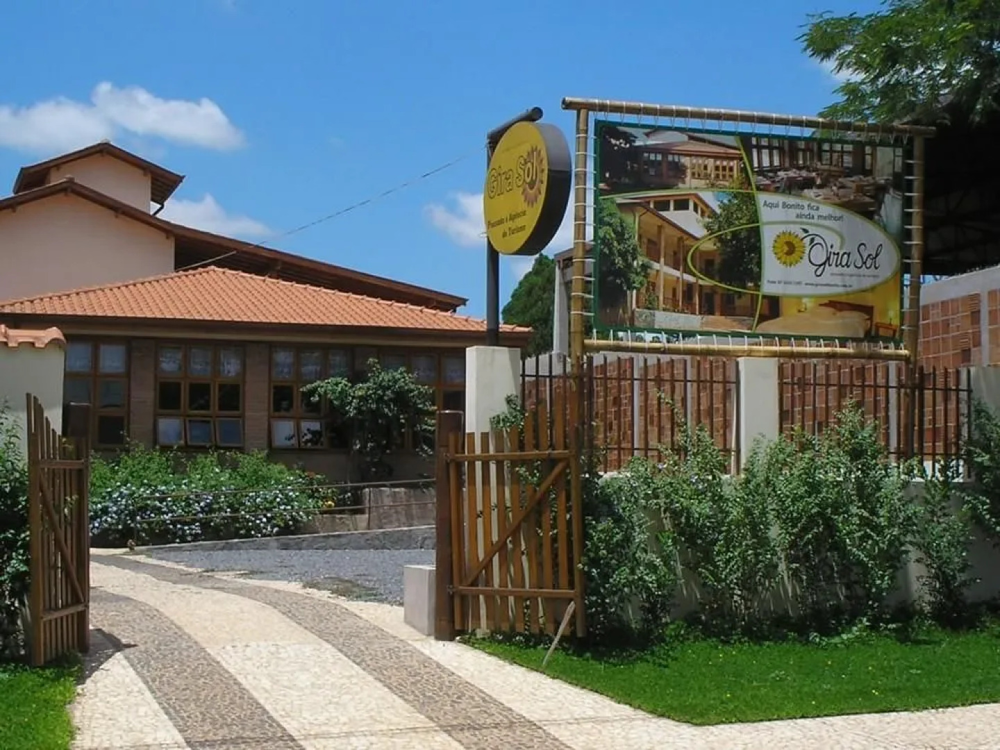 Pousada Gira Sol
