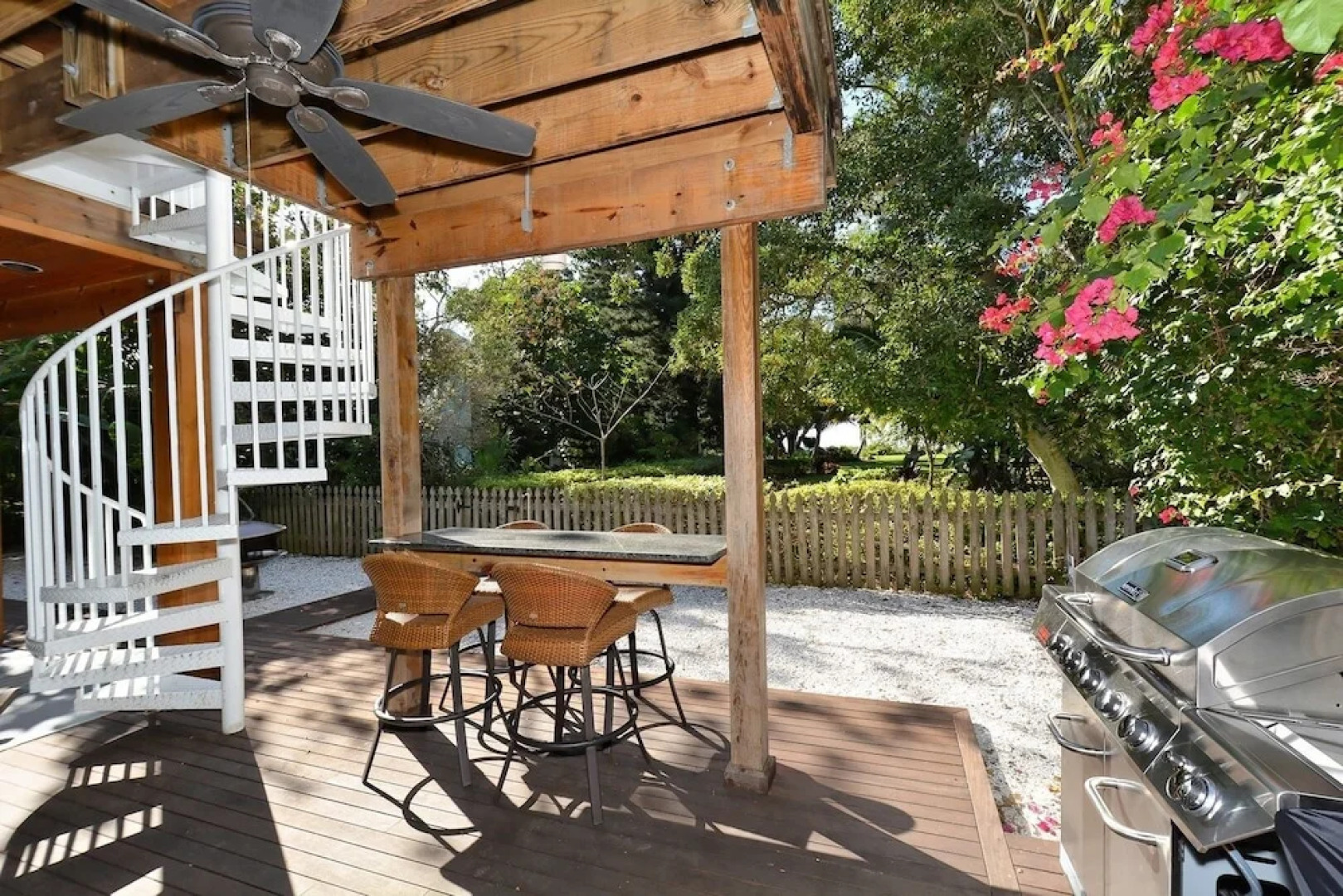 The Lady Fish 3 Bedroom Home by RedAwning