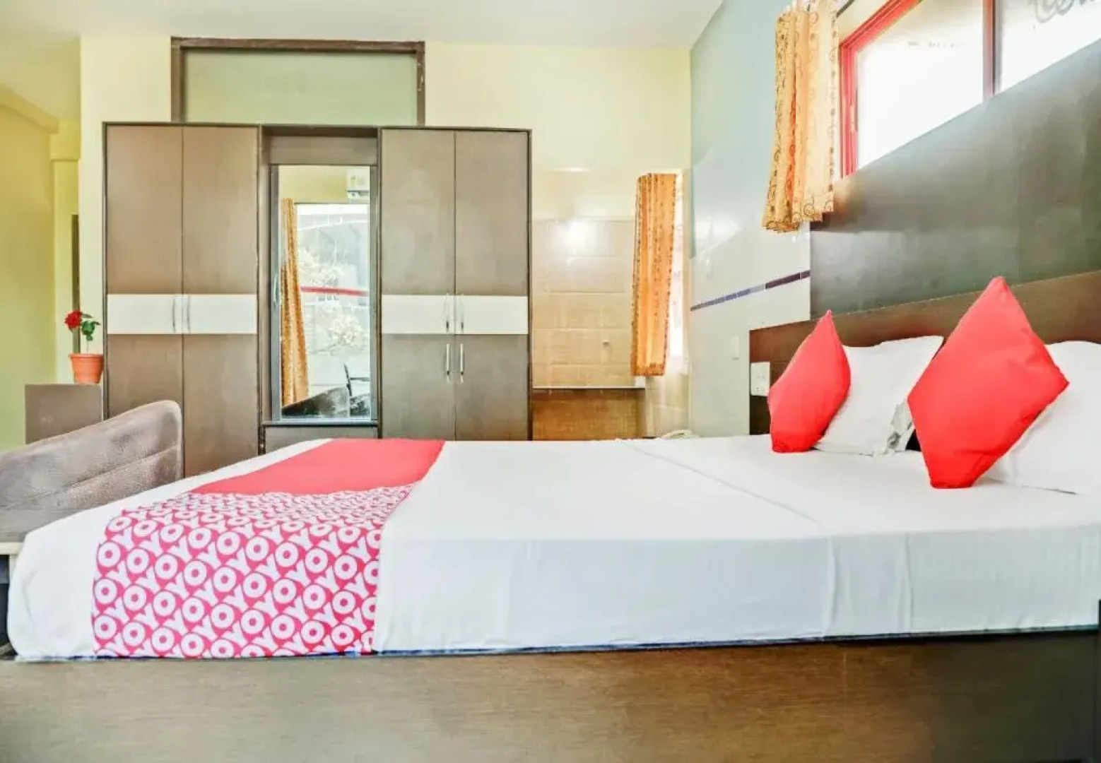 Shanthi Royal by OYO Rooms