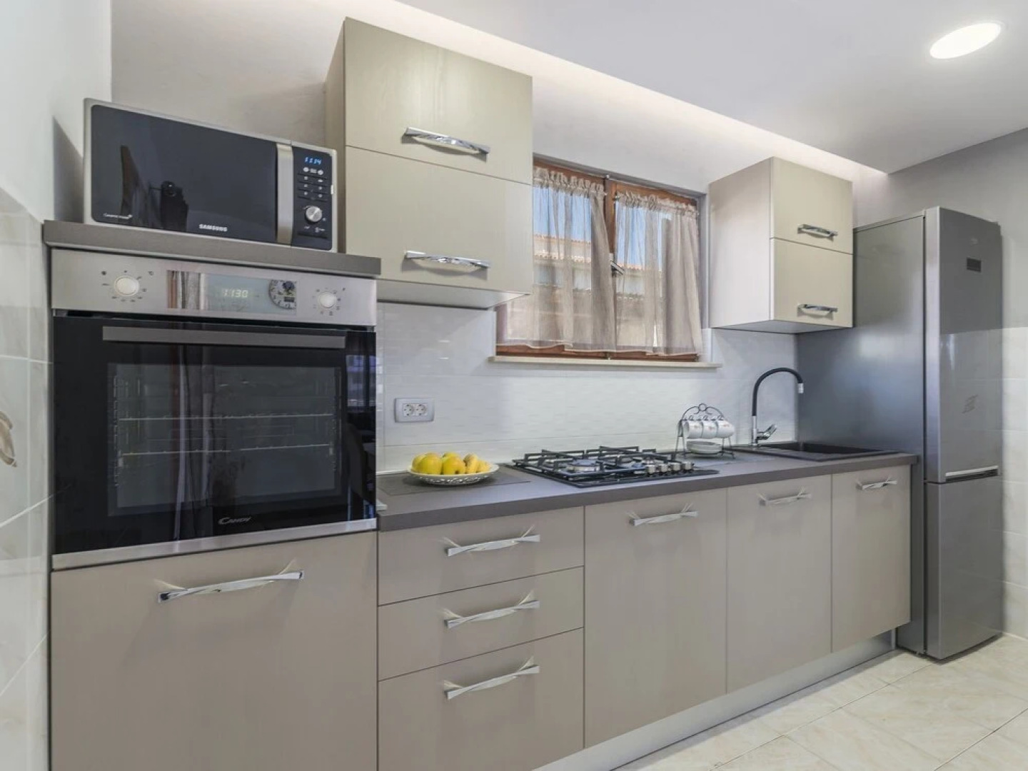 Two Bedrooms Ground Floor Apartment With Private Pool and Garden Near Pula