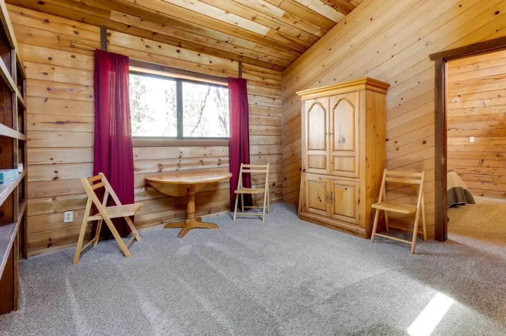 Welcoming Cole Ridge Chalet in Kelseyville!