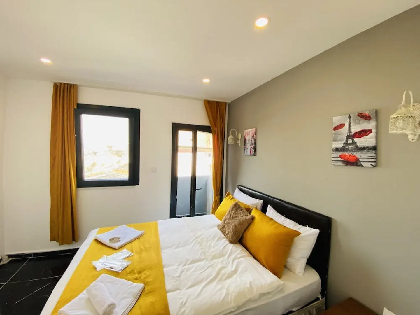 Happy Dreams Apart Hotel