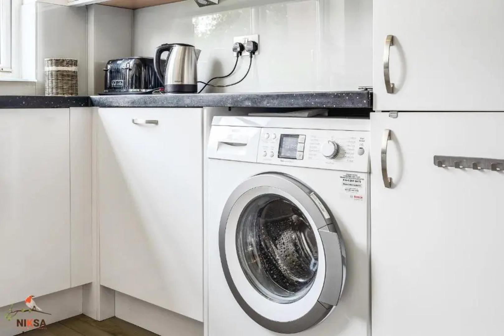 NIKSA Serviced Accommodation - 3 bedroom house