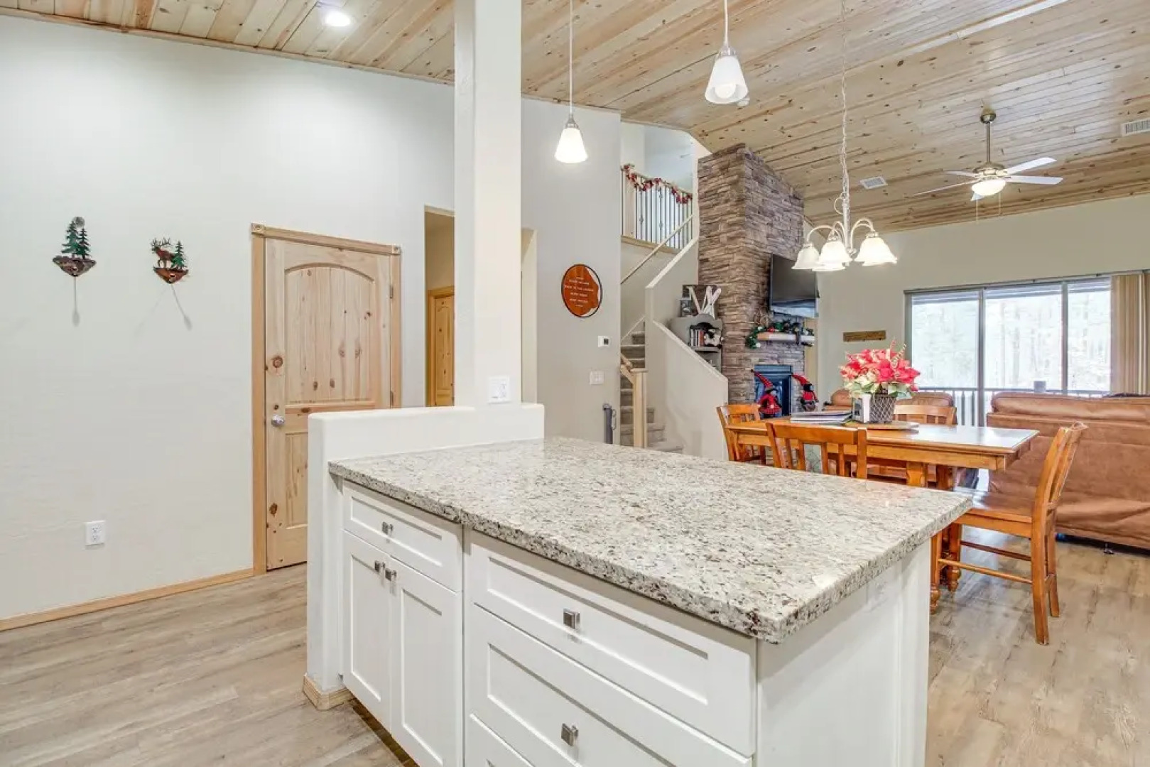 Cozy Show Low Cabin w/ Golfing & Paved Hiking!