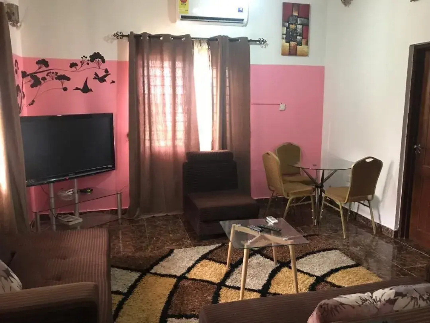 Ronna apartments at Lakeside Estates