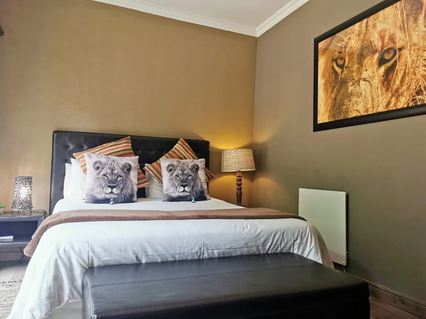 Aerotropolis Guest Lodge