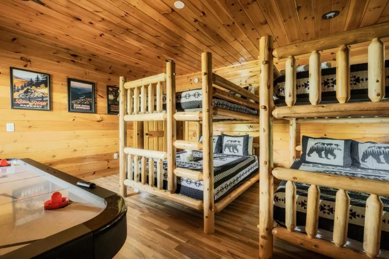 Bear Time Cabin - Scenic Mountain View, Firepit, Hot Tub, Theater, 4BR 3BA Sleeps 14