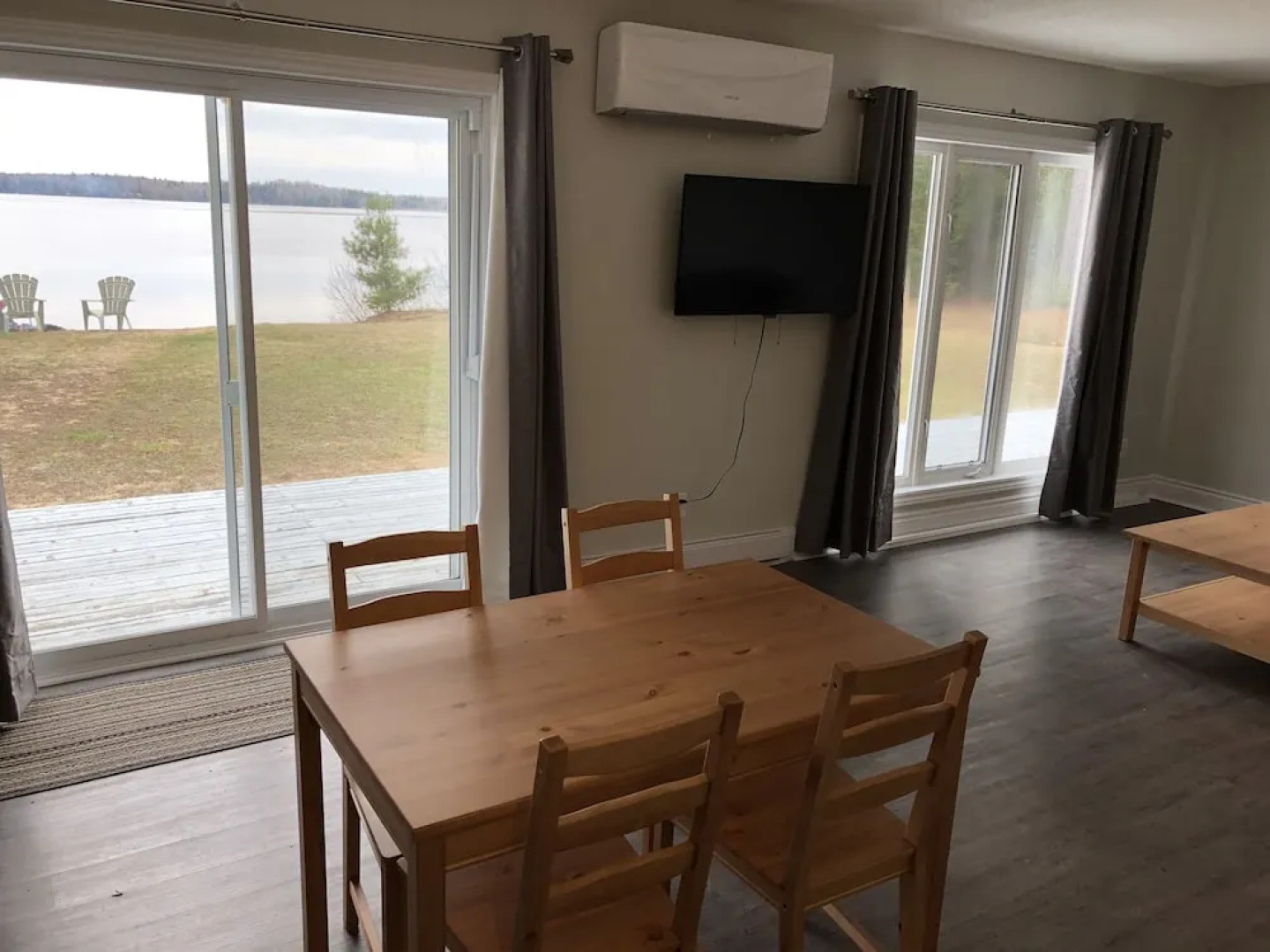 The Shores of Deer Lake