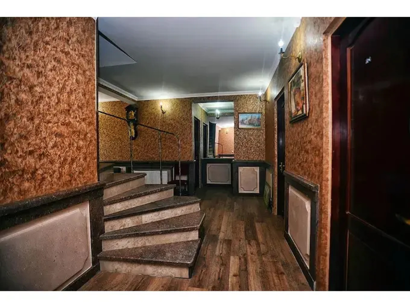 Имение Чиковани