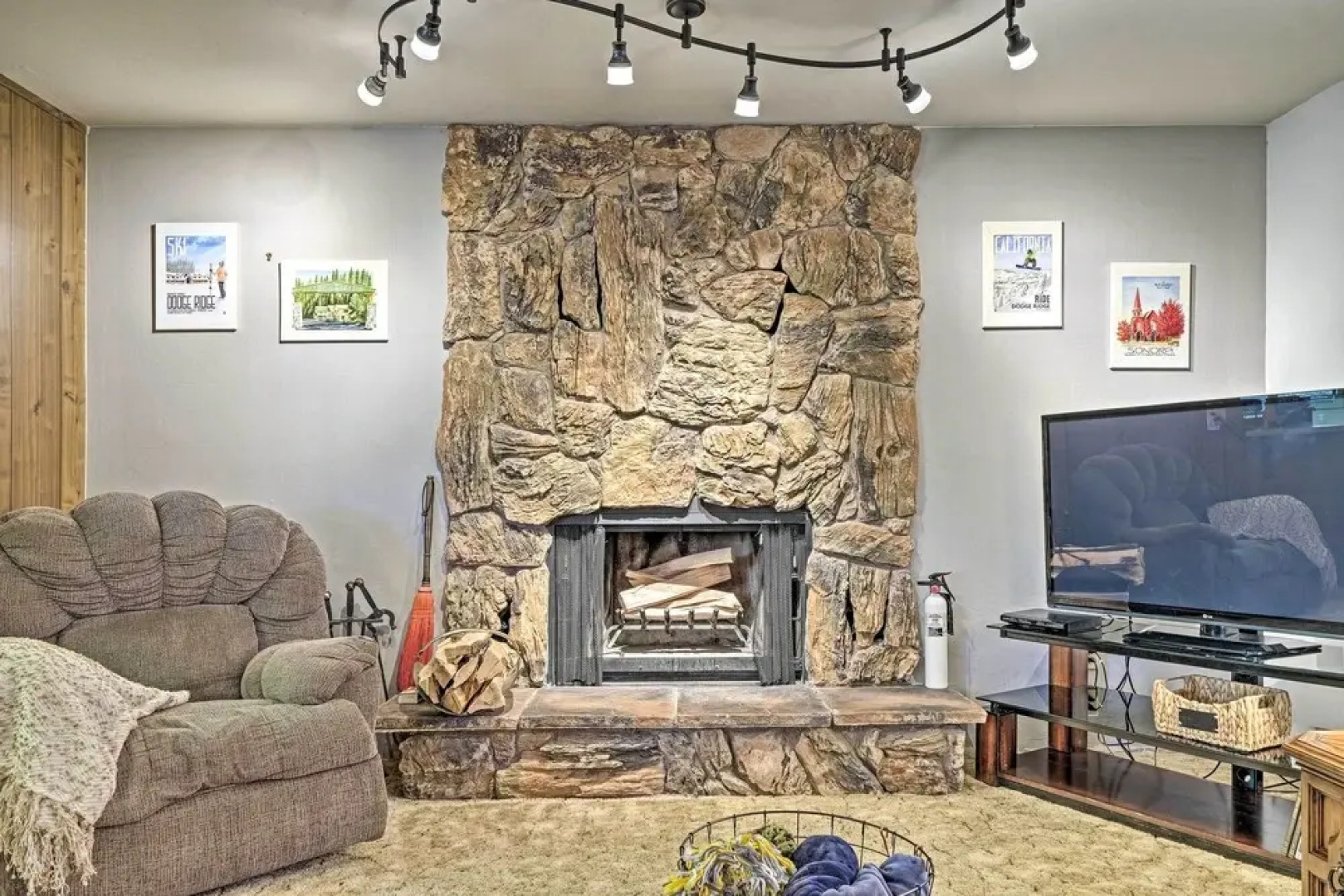 Home w/ Serene Deck in Twain Harte!