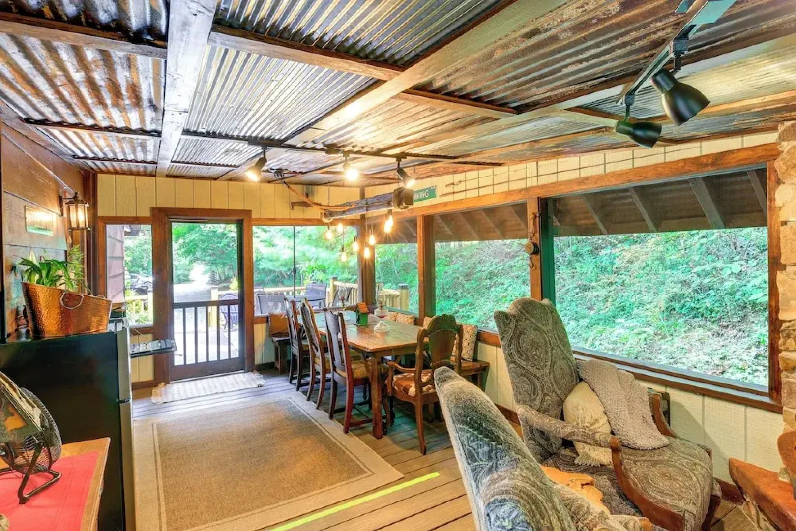 Dreamy Damascus Cabin ~ 1 Mi to Appalachian Trail