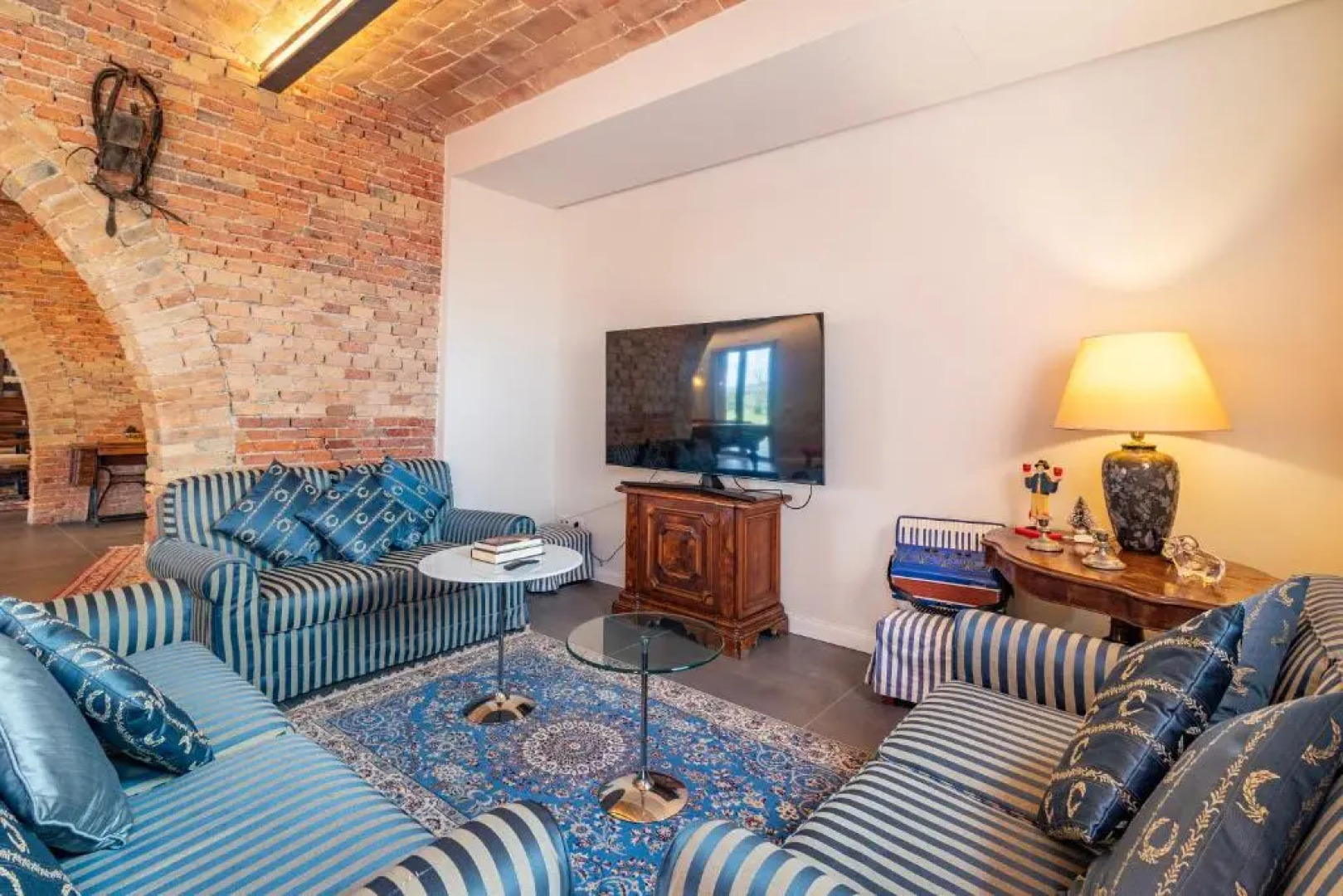 Casolare Clara with a beautiful Bio-Lake