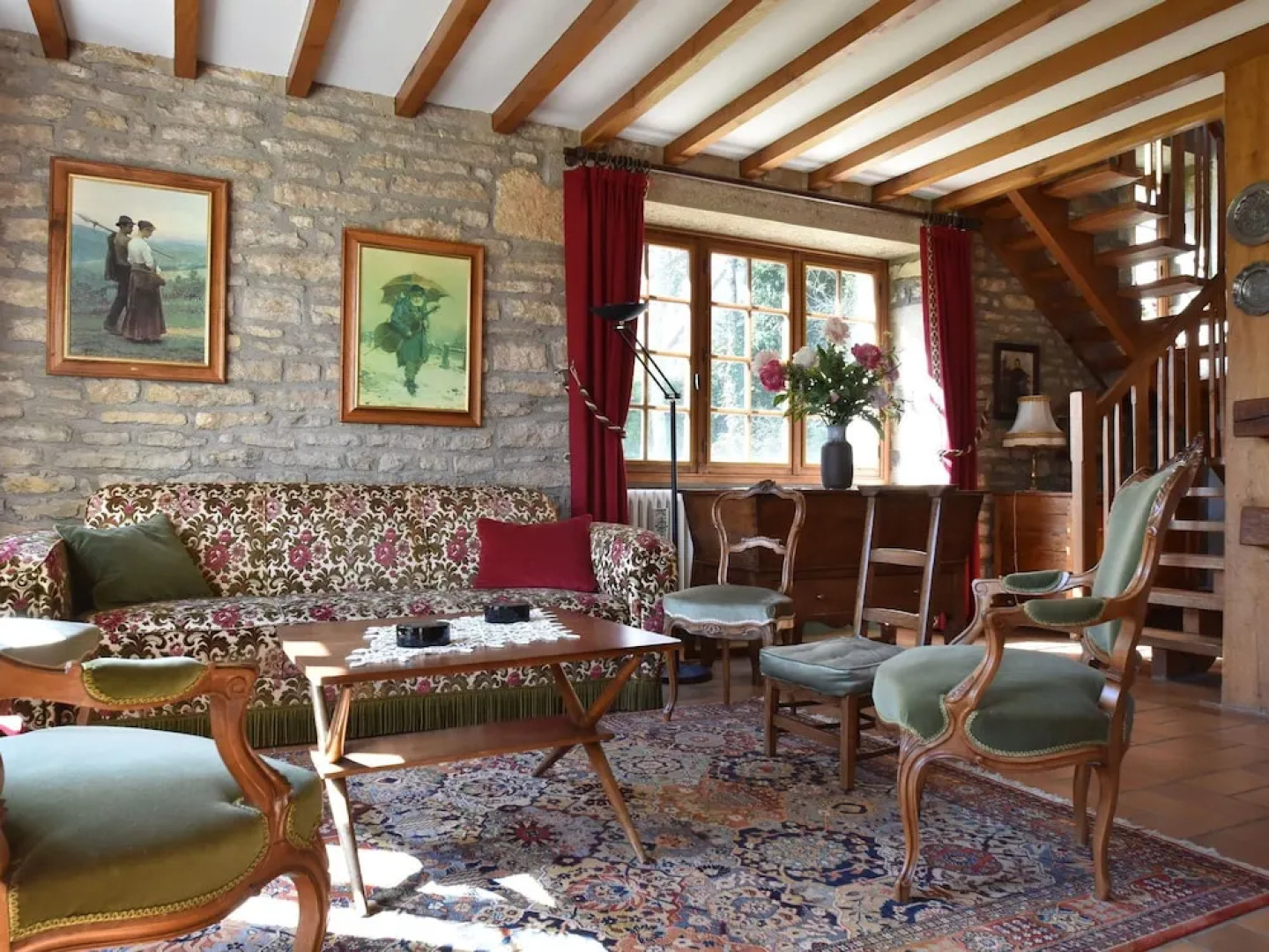 Modern Holiday Home in Vault-de-lugny With Meadow View