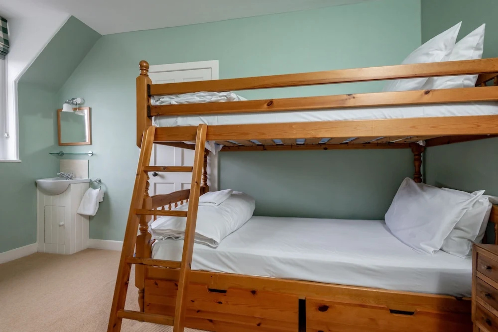 The Stables Loft, Close to Elie Beach