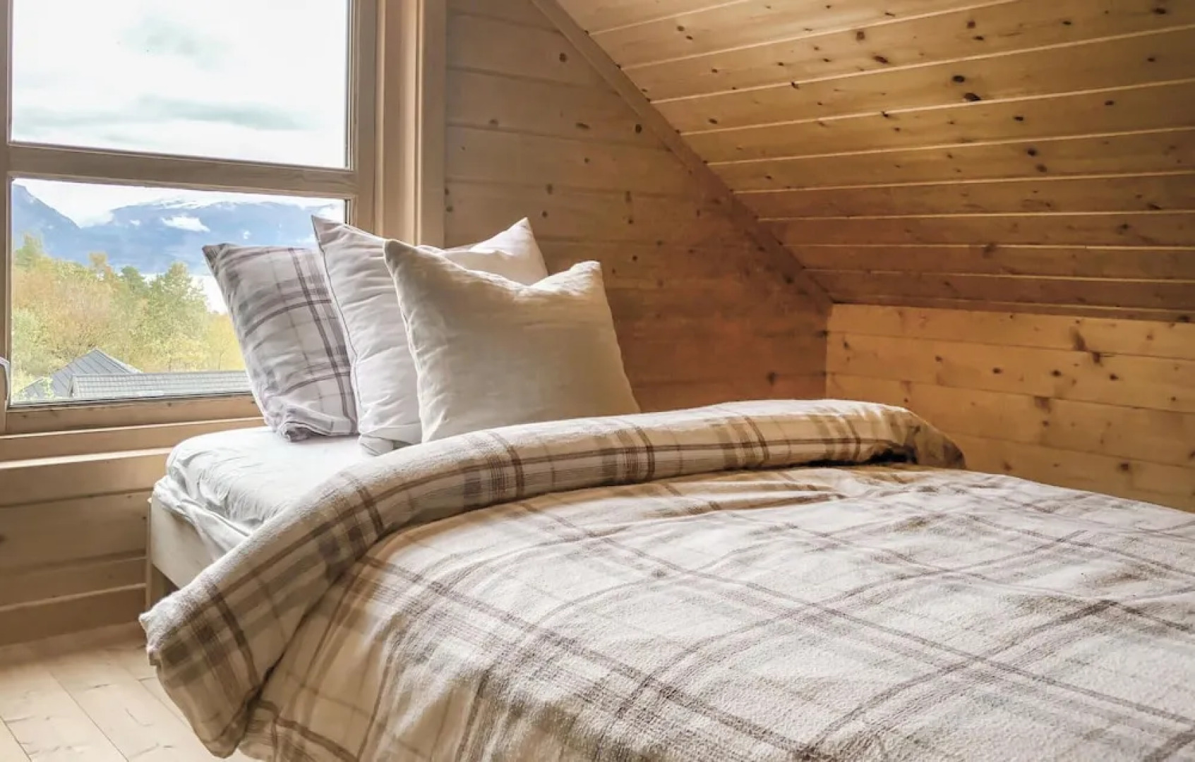 Nice Home in Norheimsund With 4 Bedrooms and Wifi