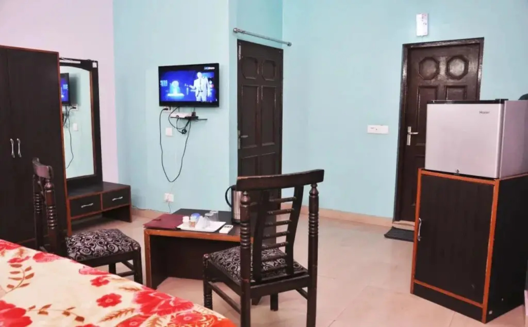 Aaa Hotel & Restaurant