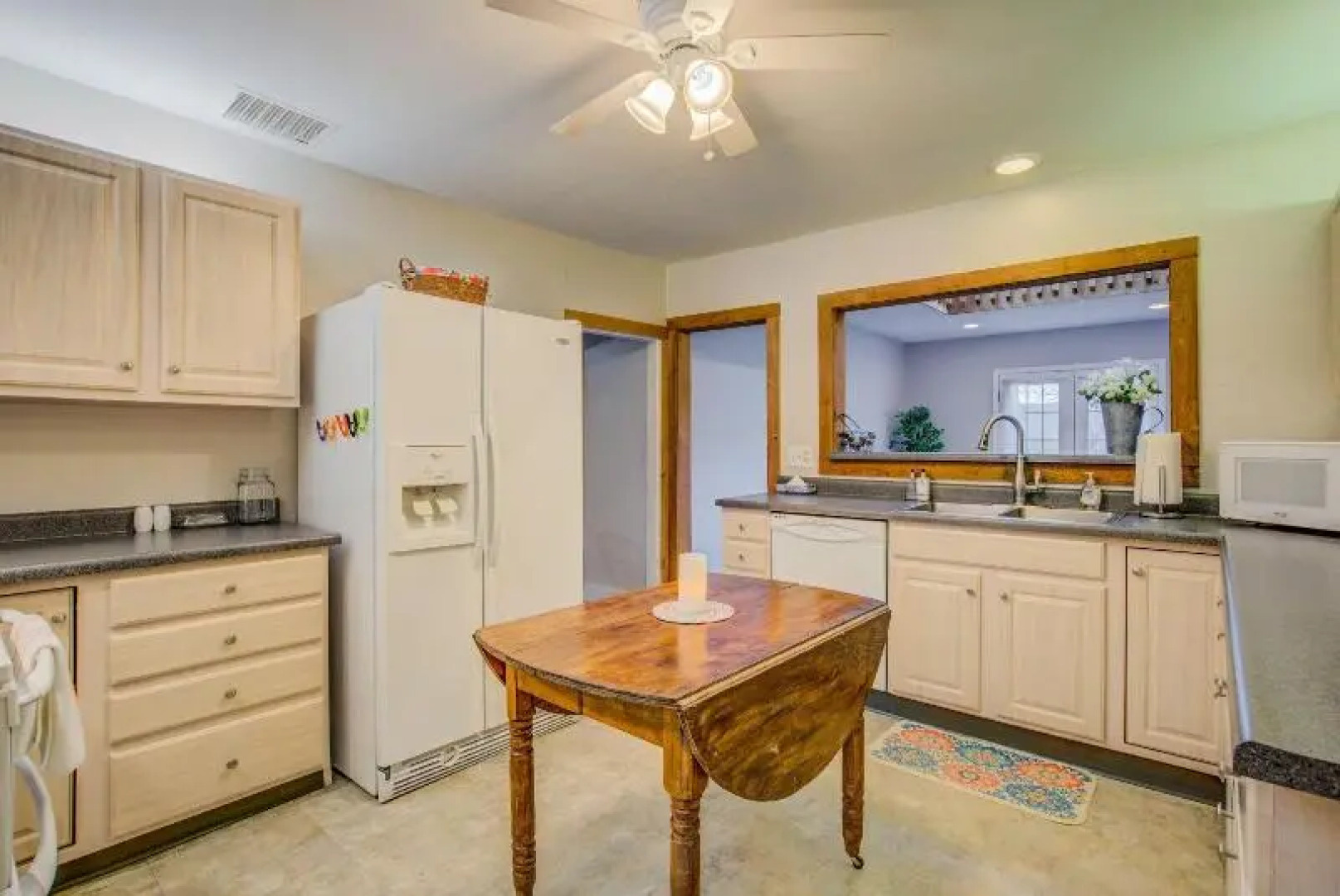 5brmonument Historic Charmminutes To Hiking