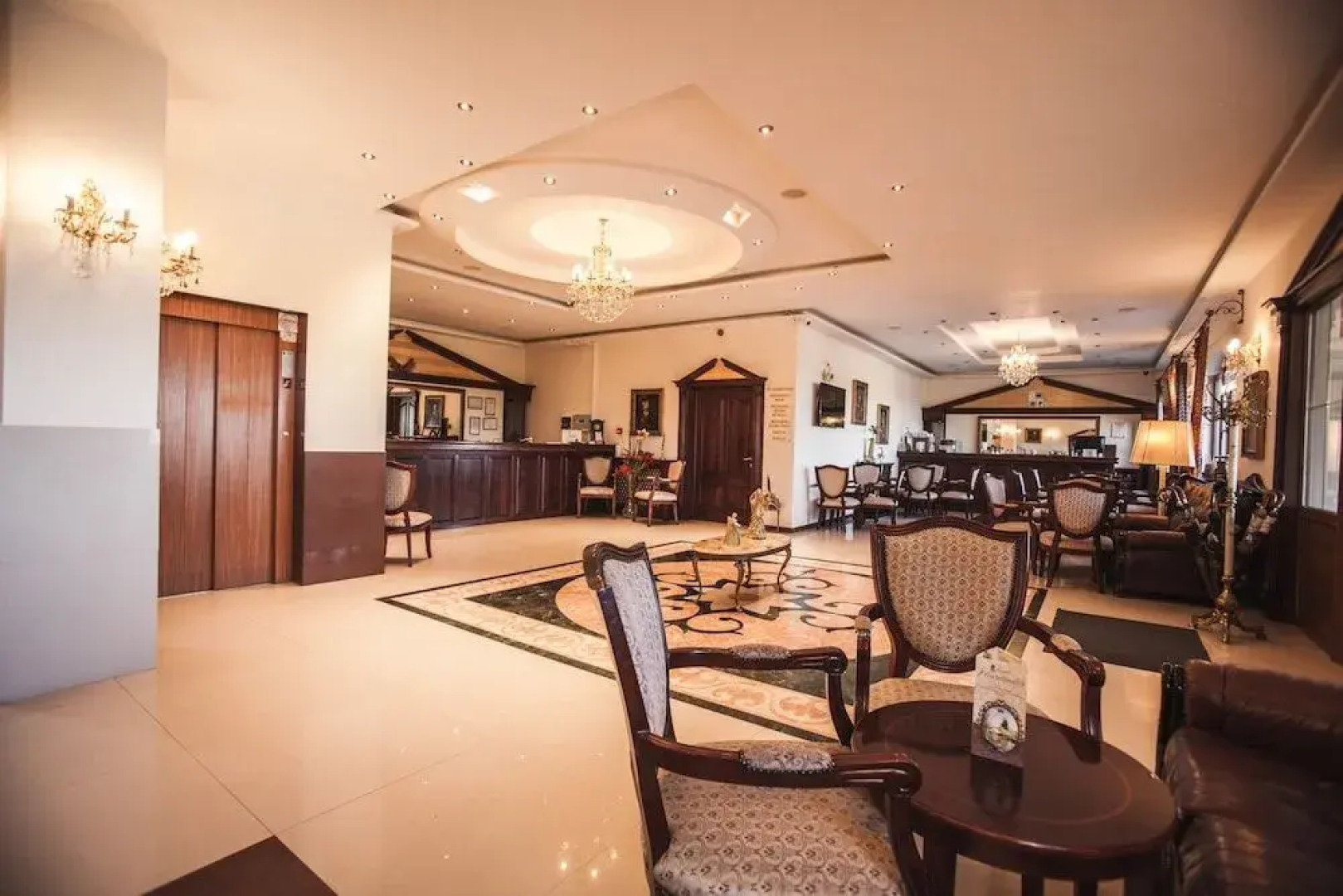 Q Resort and Spa Sacele	