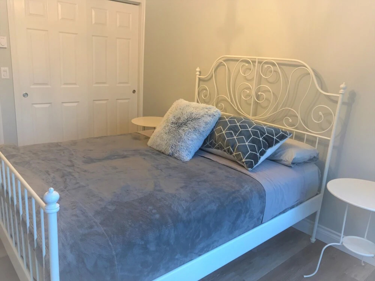 Esther's Place-Carleton Place Downtn Apartment