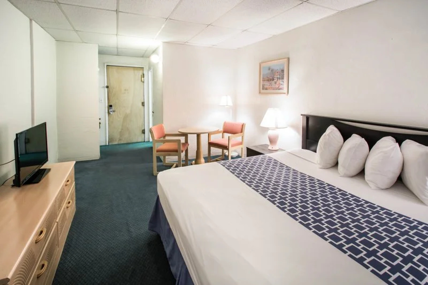 Rodeway Inn & Suites