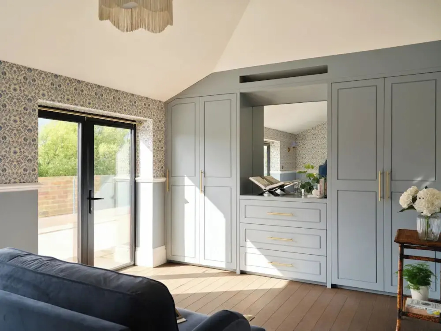 Thames Mansion - River View