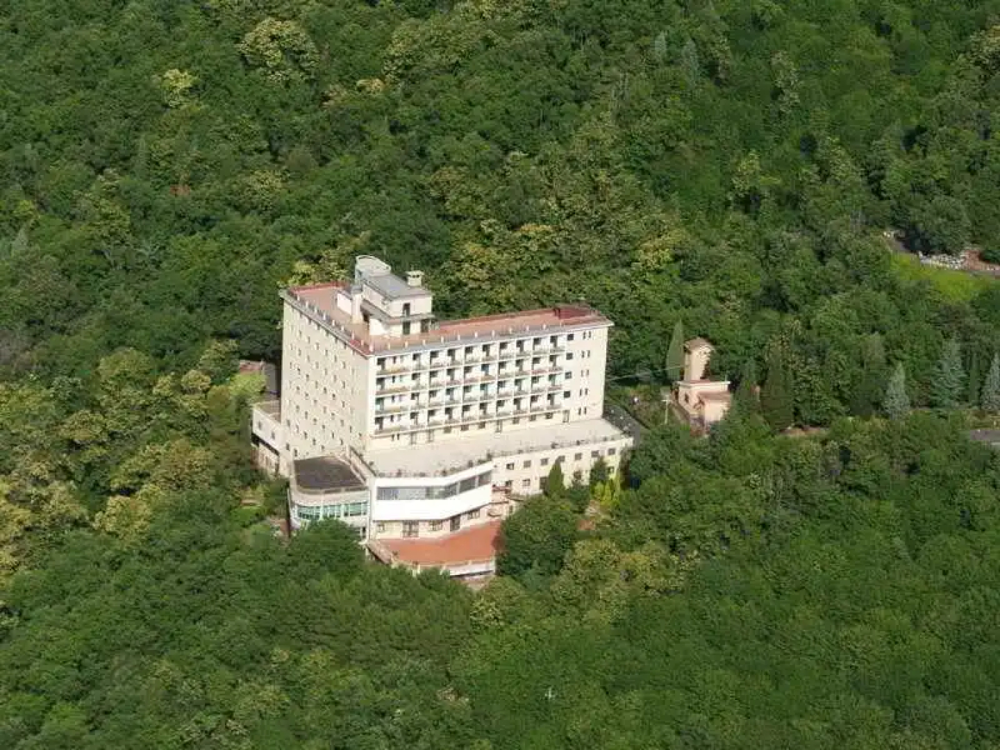 Emmaus Hotel