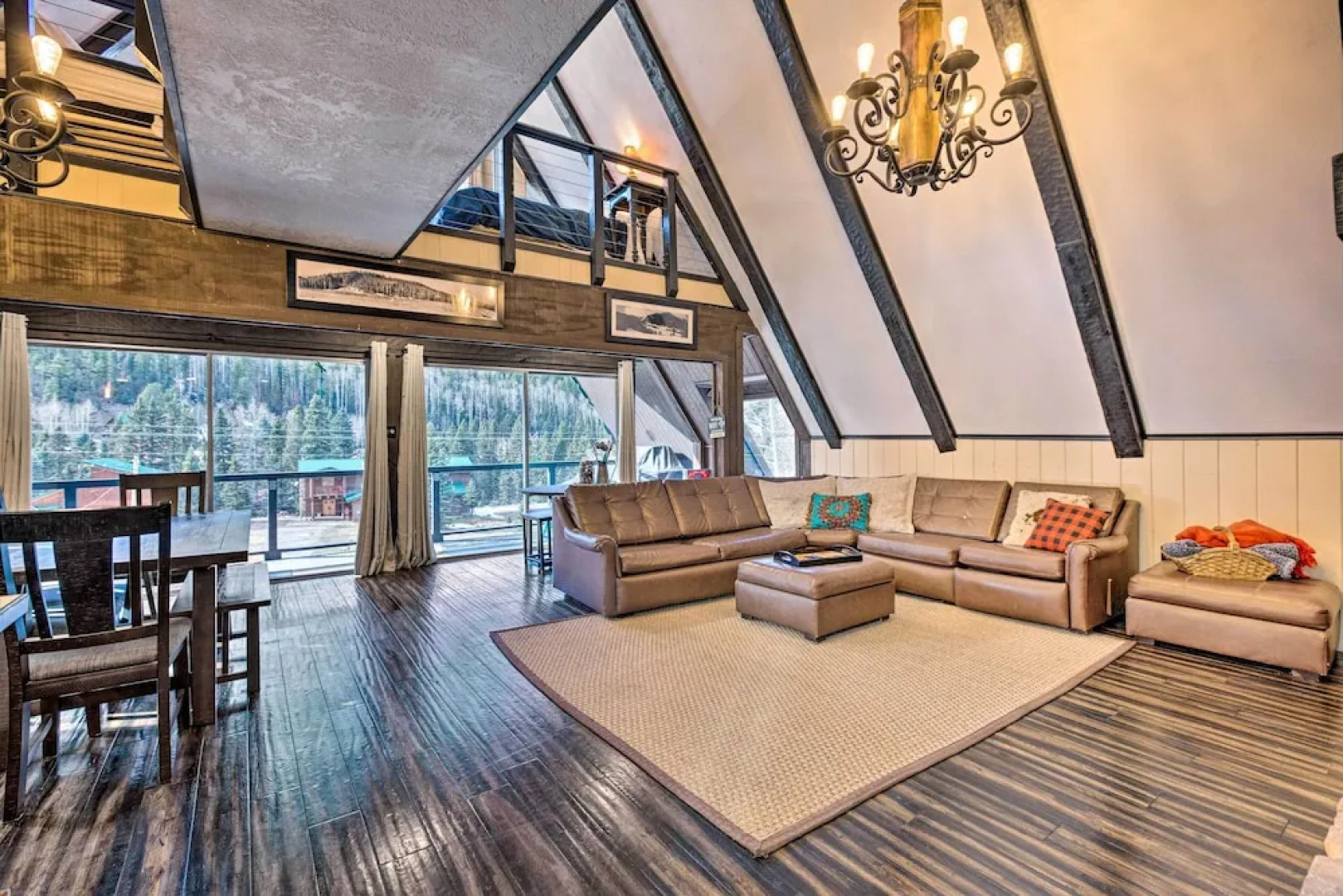 Family-friendly Red River Retreat w/ Deck!