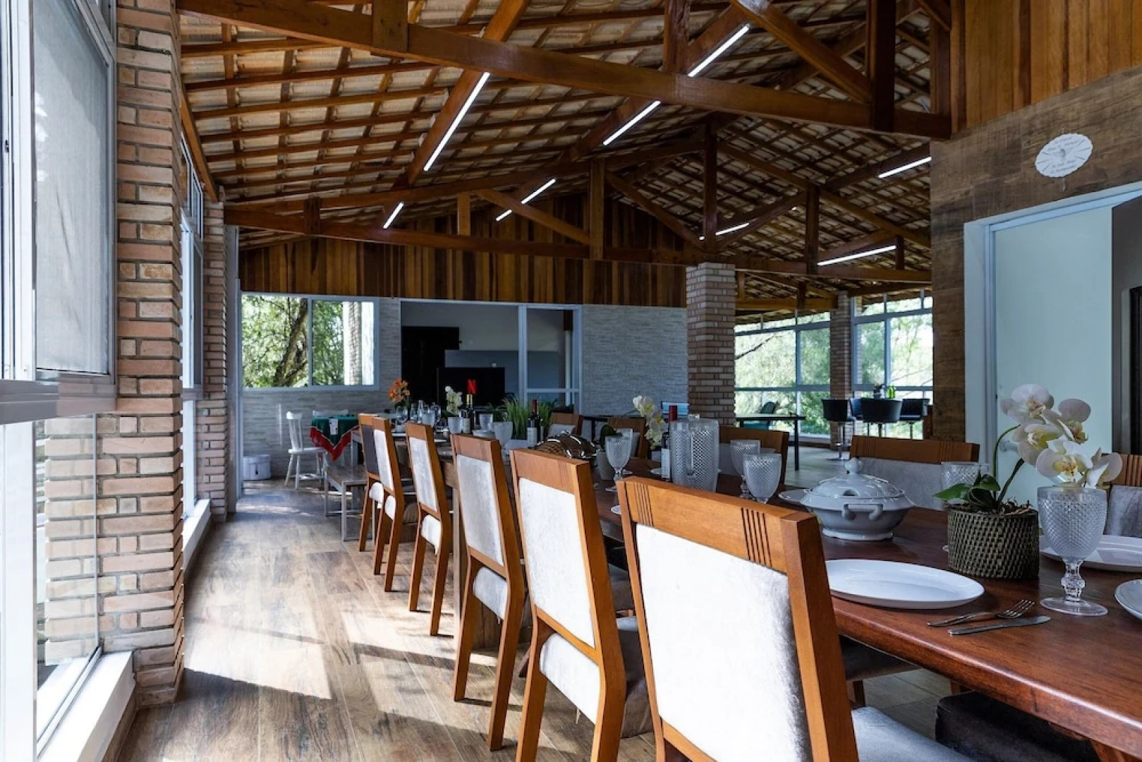 Chácara com Piscina a 40 min de SP