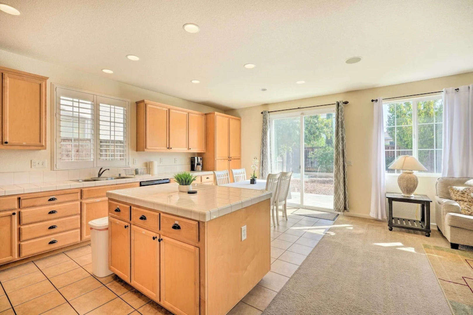 Elk Grove House w/ Grill ~ 3 Mi to Old Town!