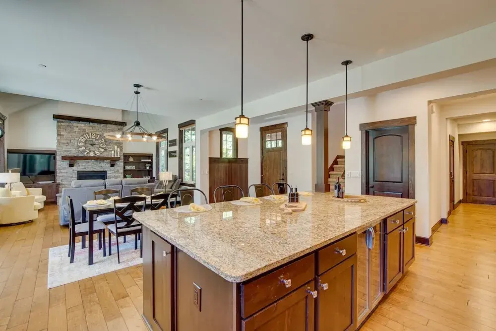 Luxury Home in Suncadia Hot Tub + Fire Pit!