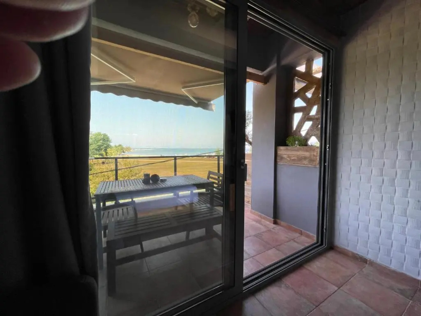 Sunshine Pool Apartment