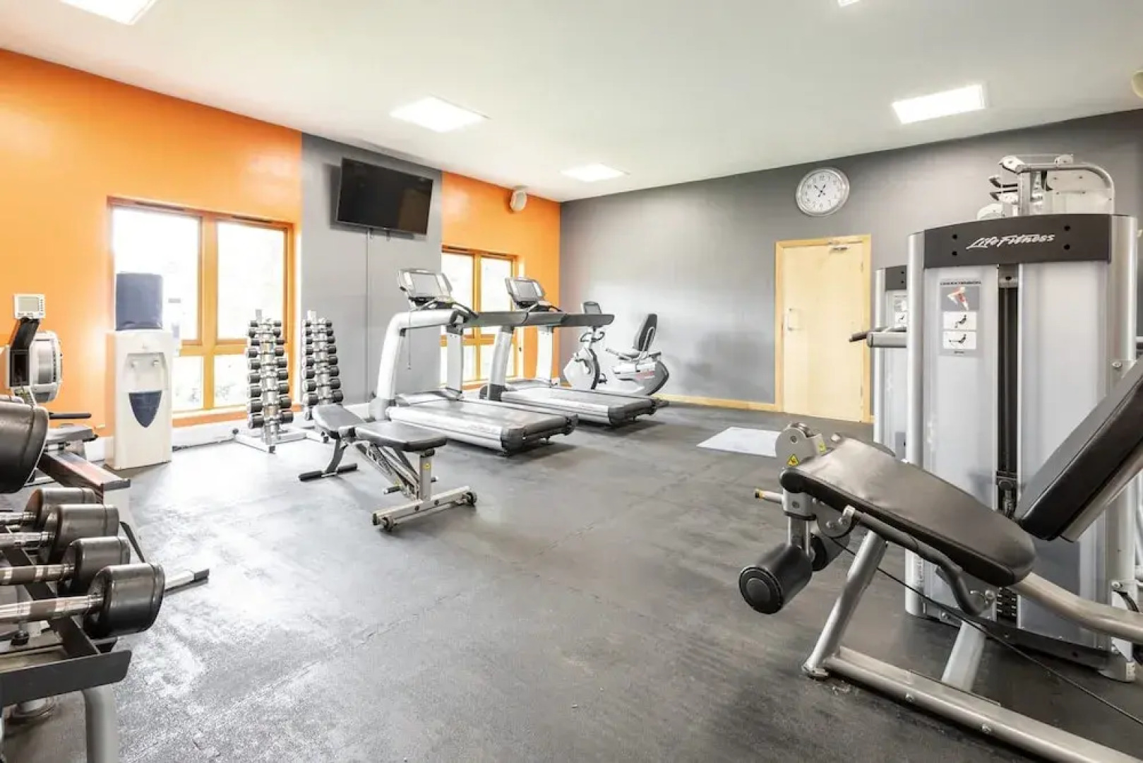 Host Stay Bowscale Suite