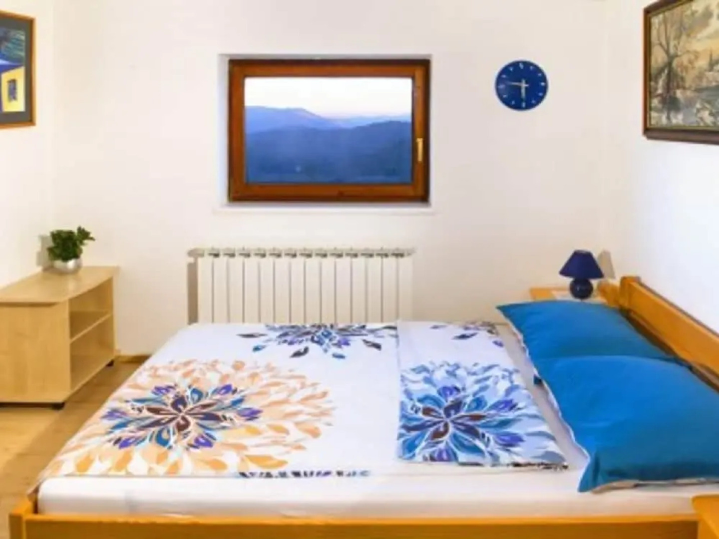 Secluded Holiday Home with Hot Tub in Kozji Vrh