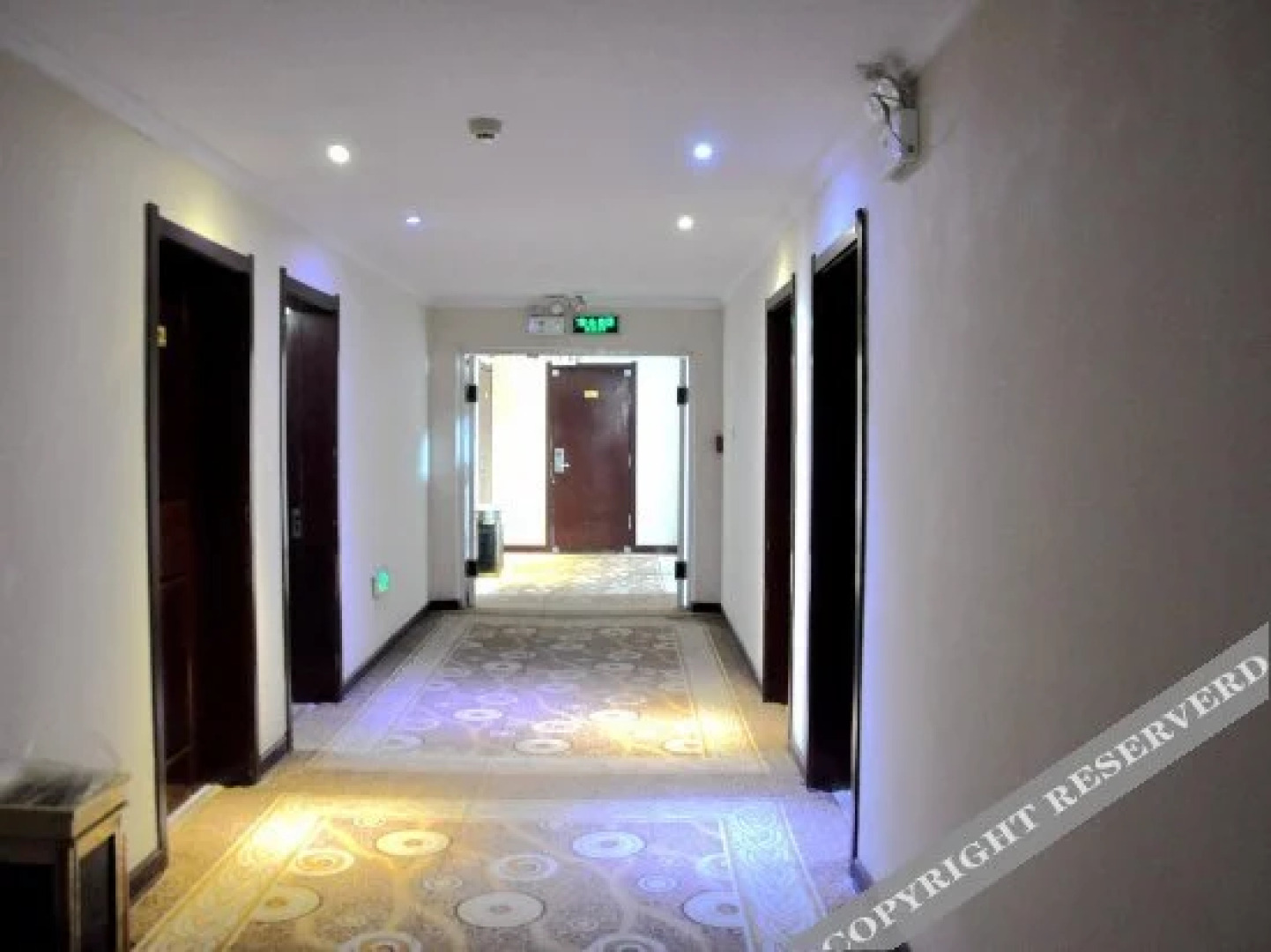 Shidai Holiday Hotel