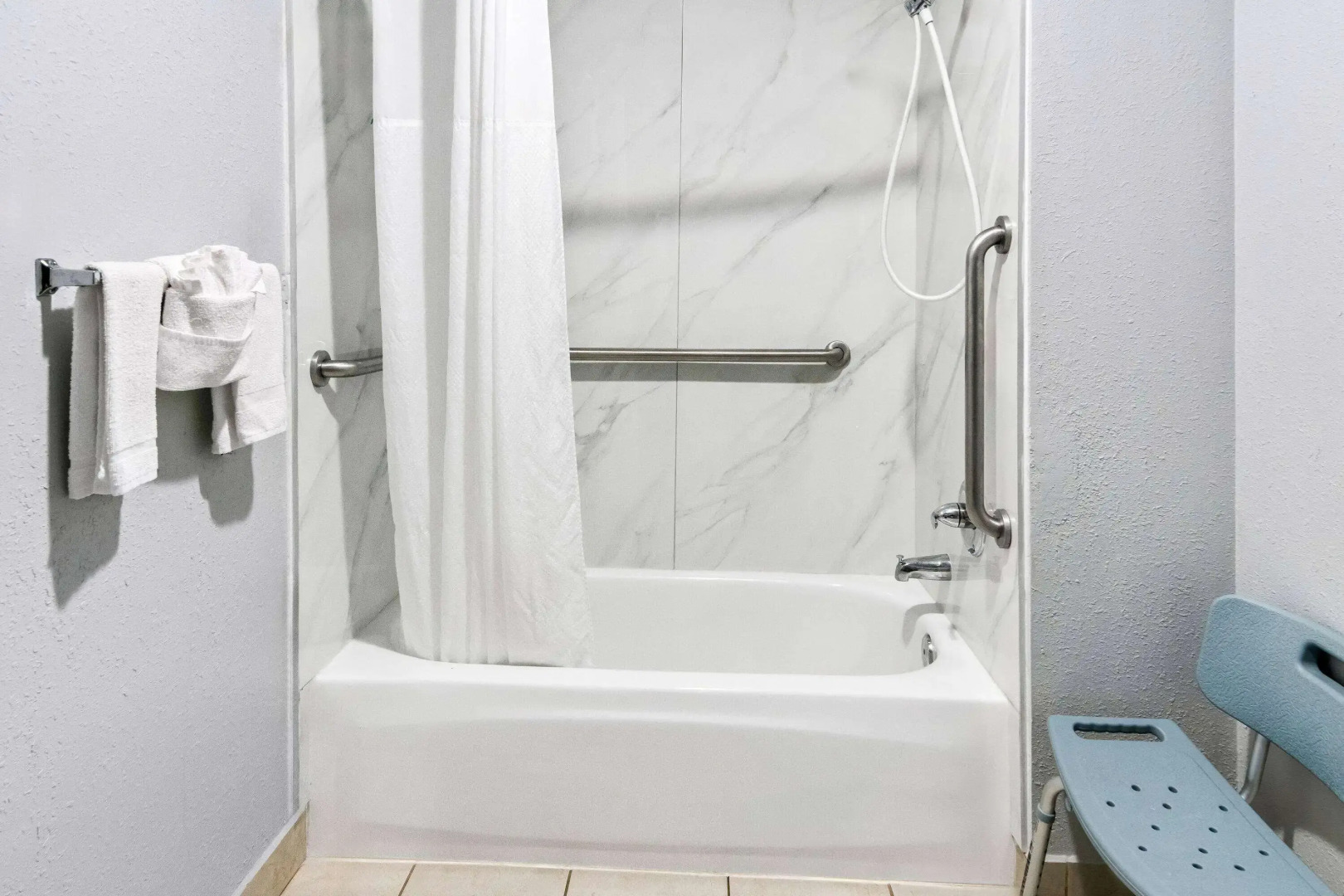 Super 8 by Wyndham Grand Prairie Southwest