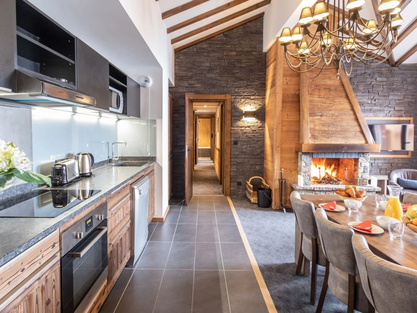 Nice Apartment Near the Center of Val Thorens and Slopes
