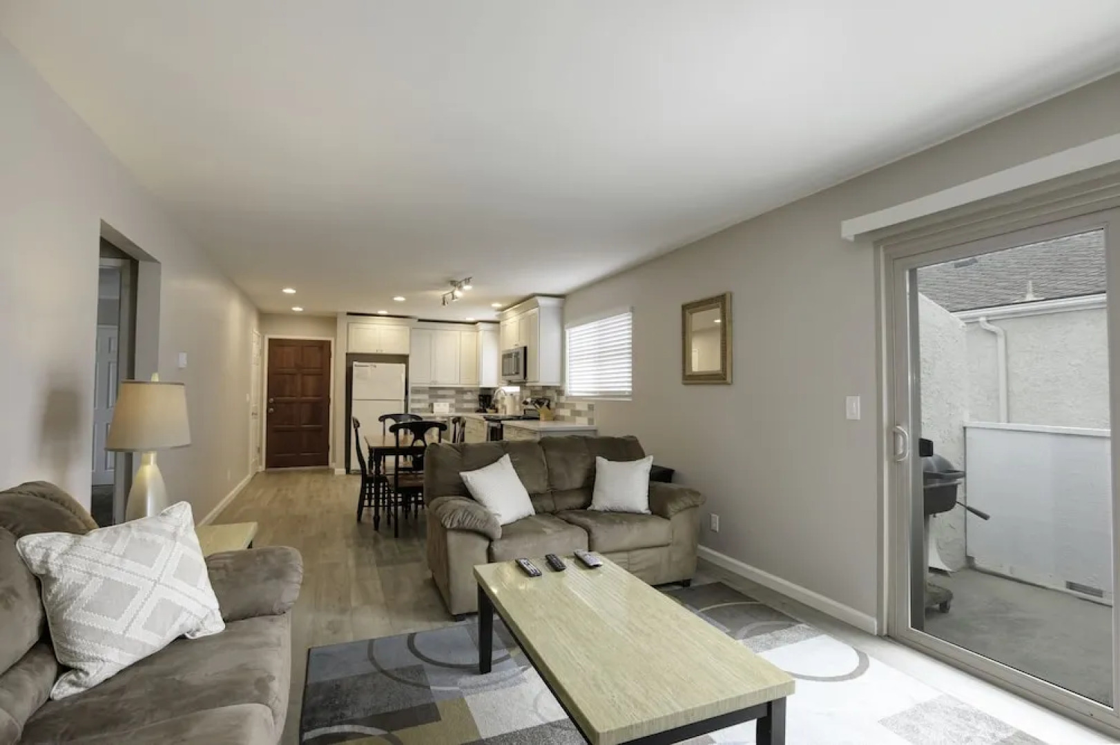 220 #7 Ocean View Ave 2 Bedroom Condo by Redawning