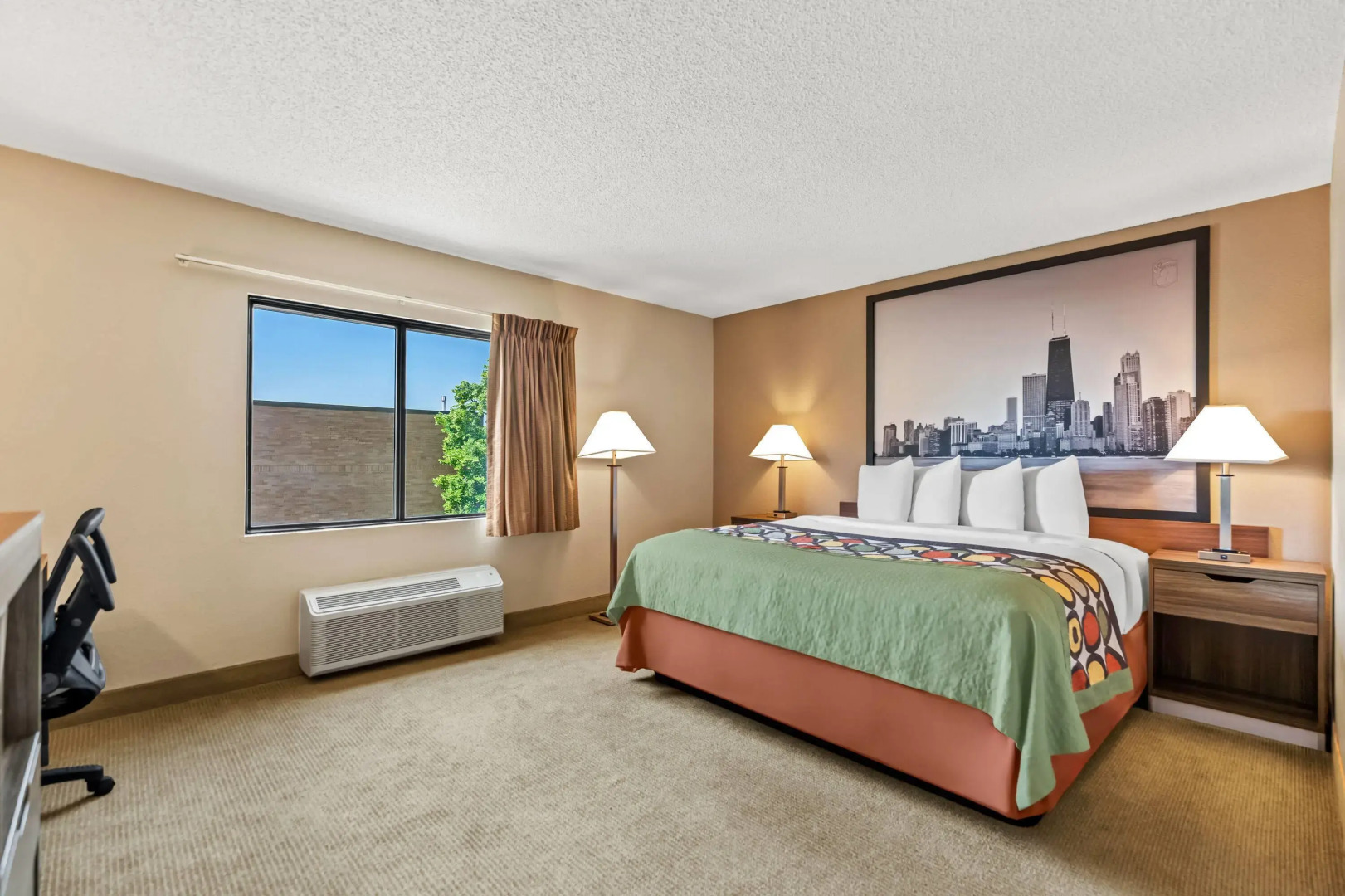 Super 8 by Wyndham Elgin