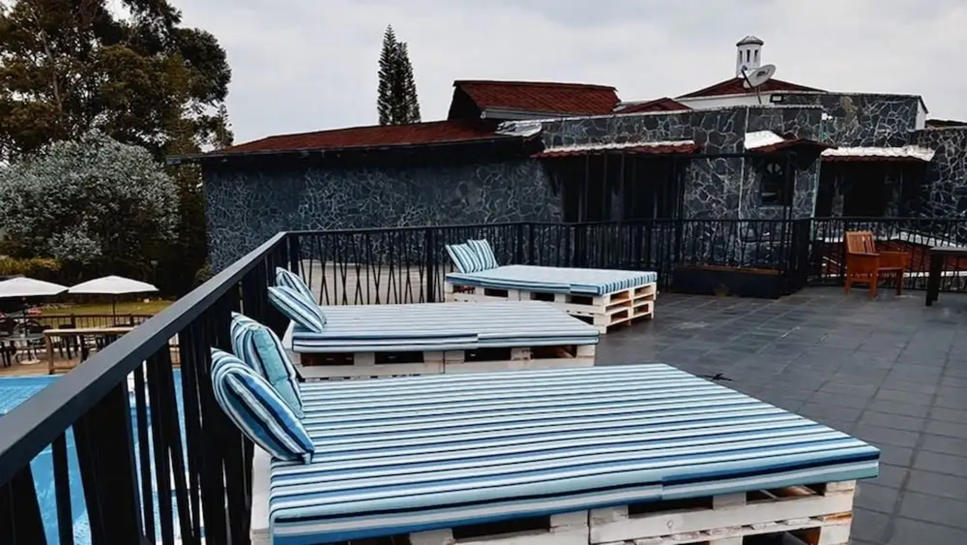 Happy Buddha hostel guatape