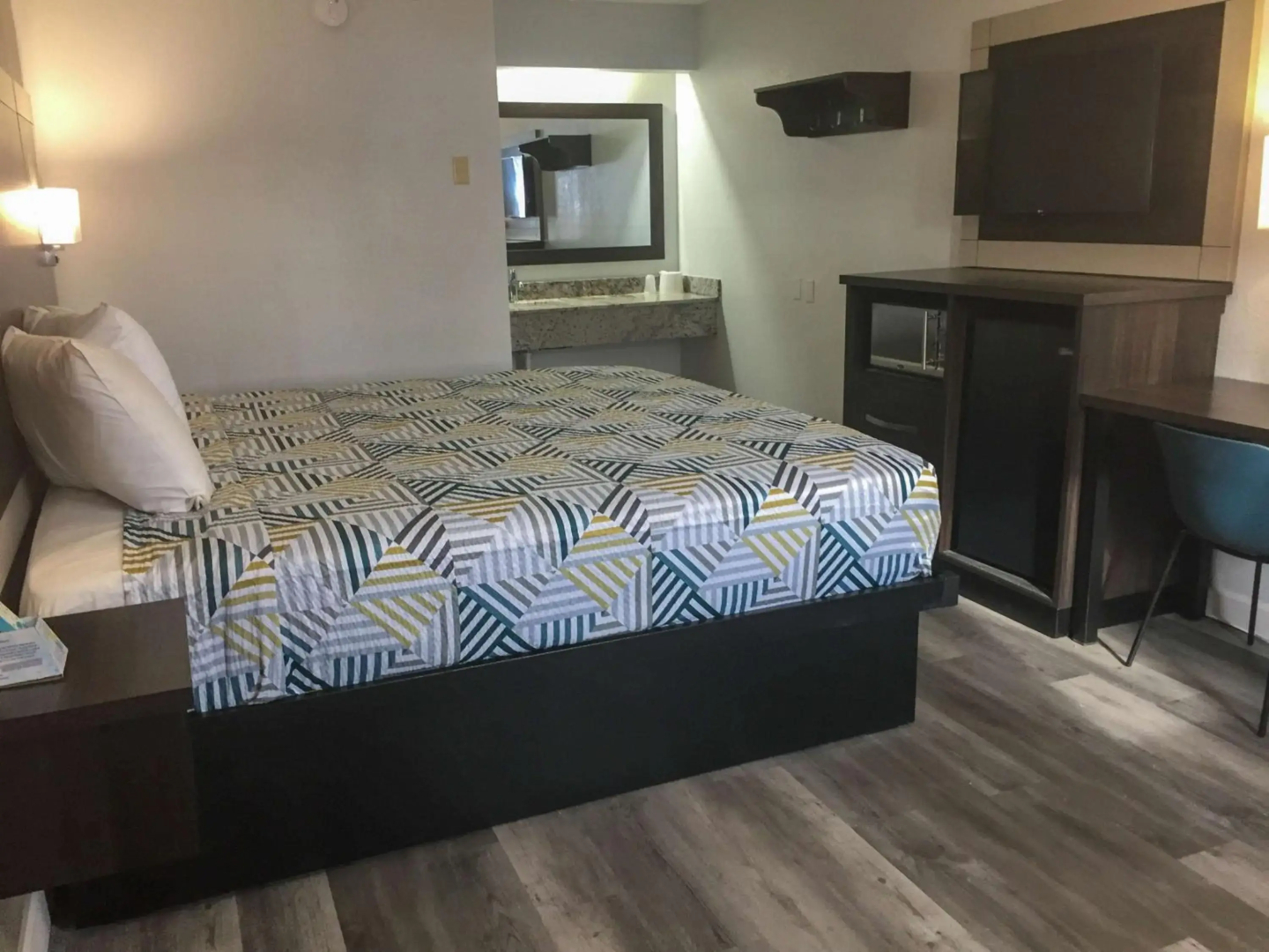 Motel 6 Burnsville, MN