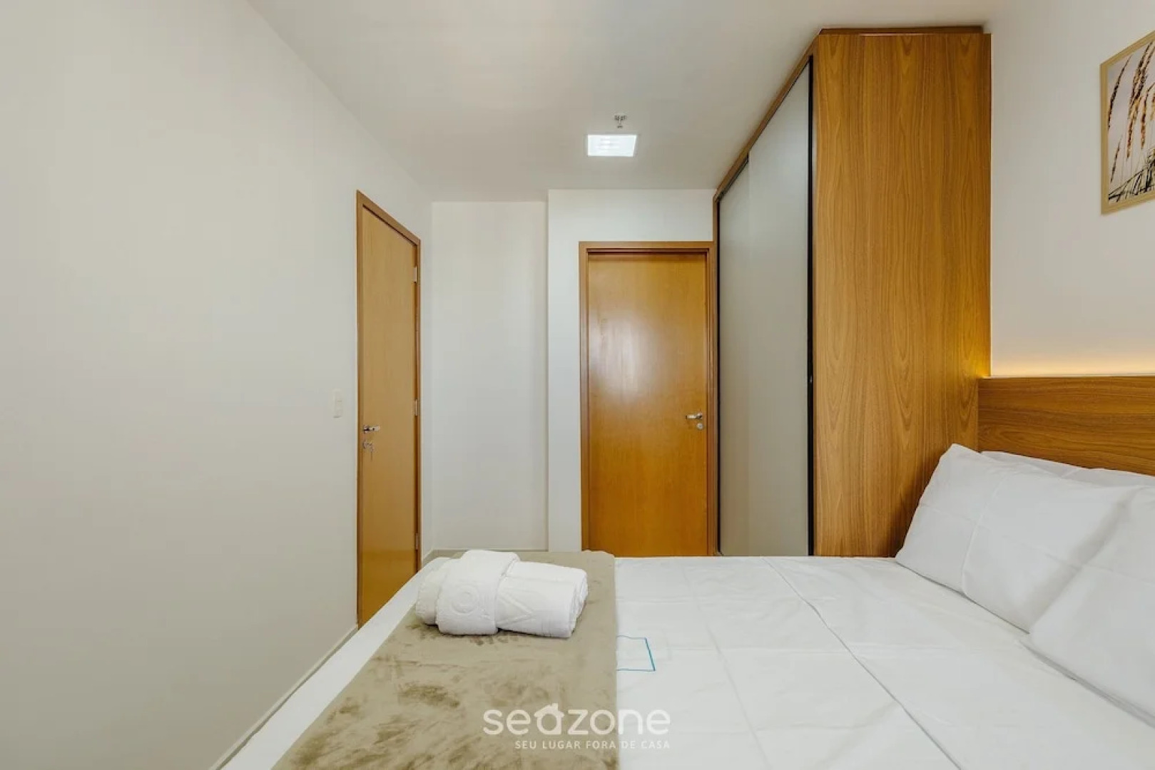 Condomínio Bem localizado com Piscina TCR