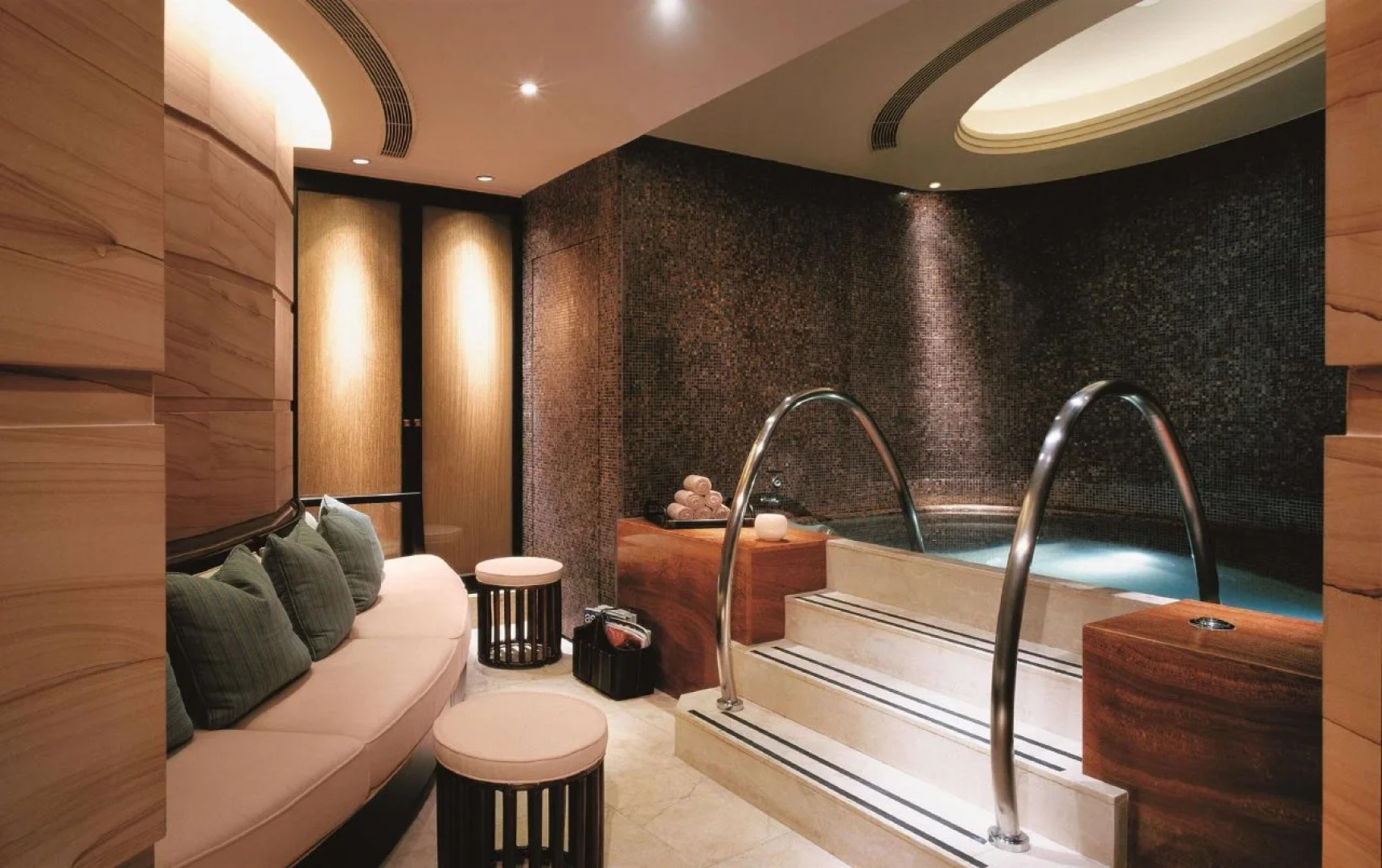 Island Shangri-La, Hong Kong