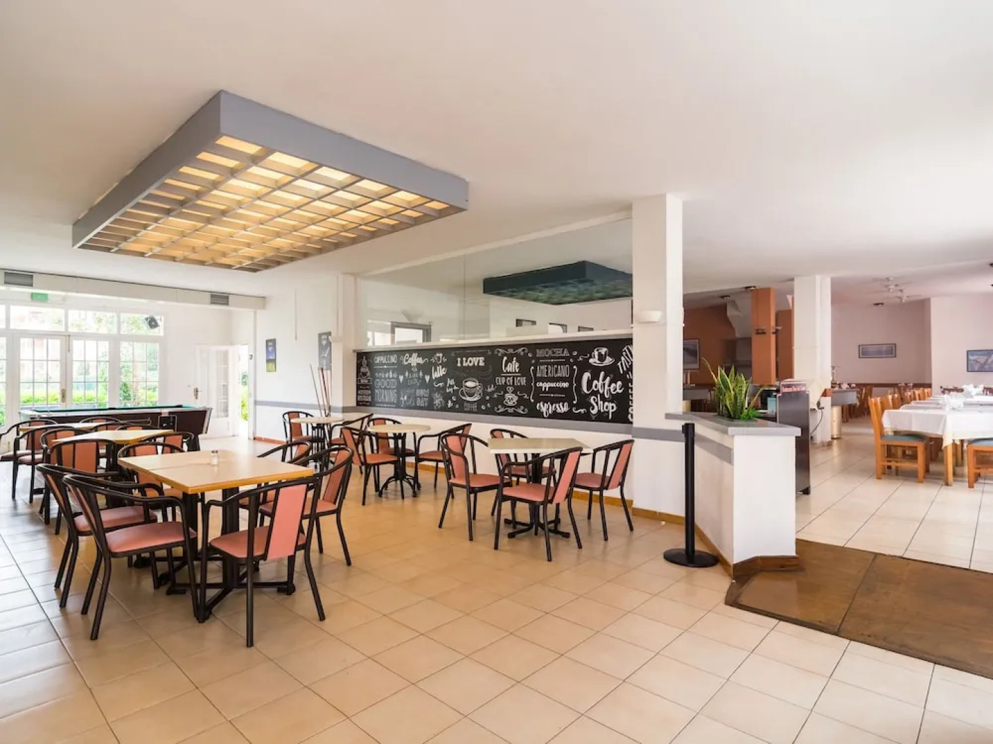 Alluring Apartment in Empuriabrava With Swimming Pool