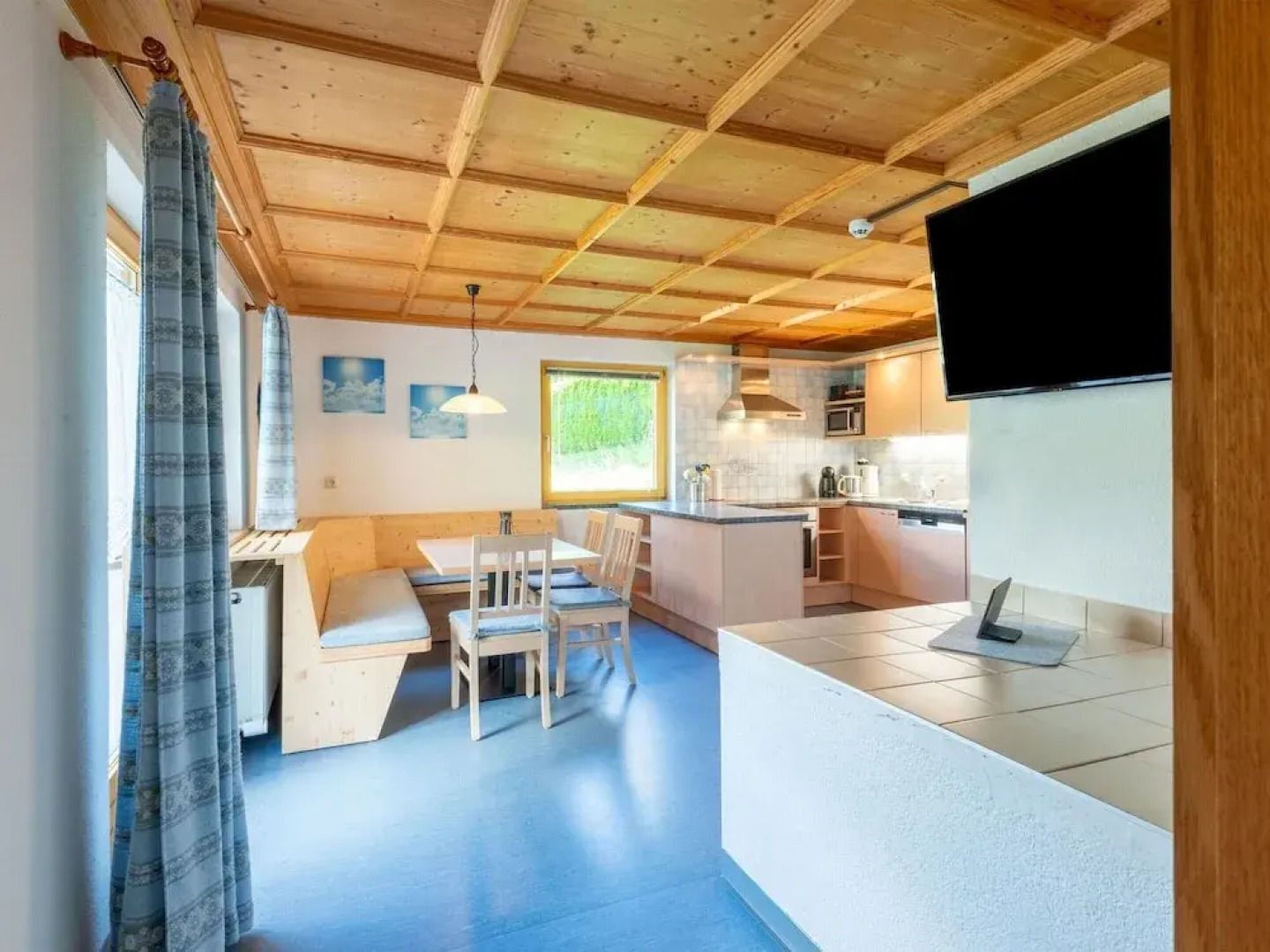 Spacious Apartment Near the Centre and ski Resort