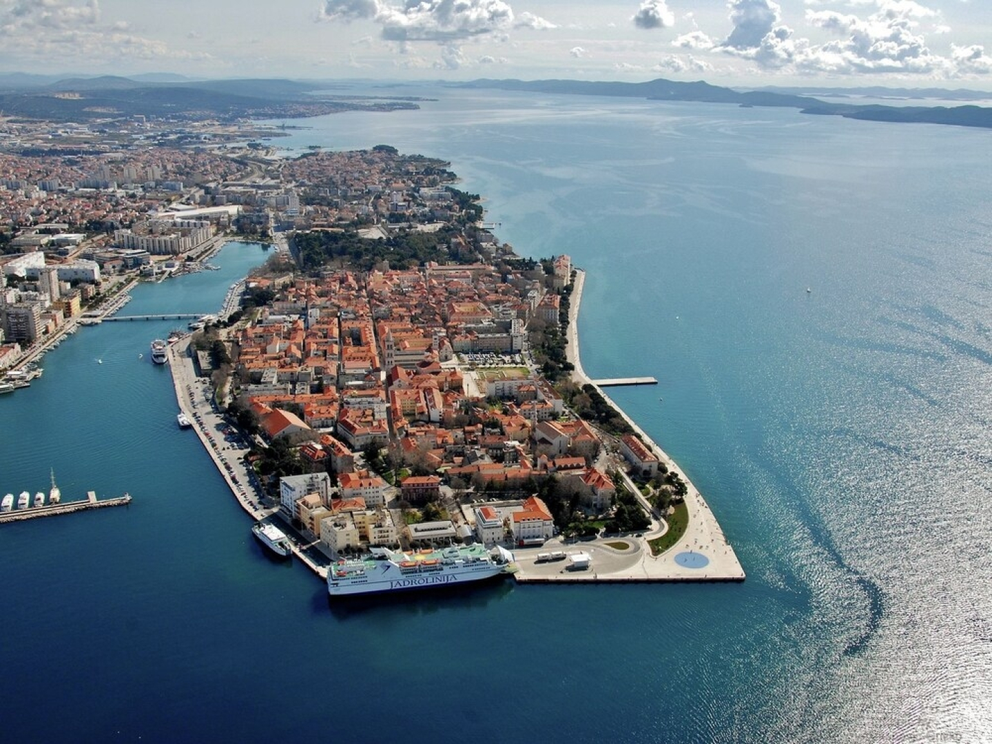 Modern Apartment in Seline Dalmatia With Swimming Pool