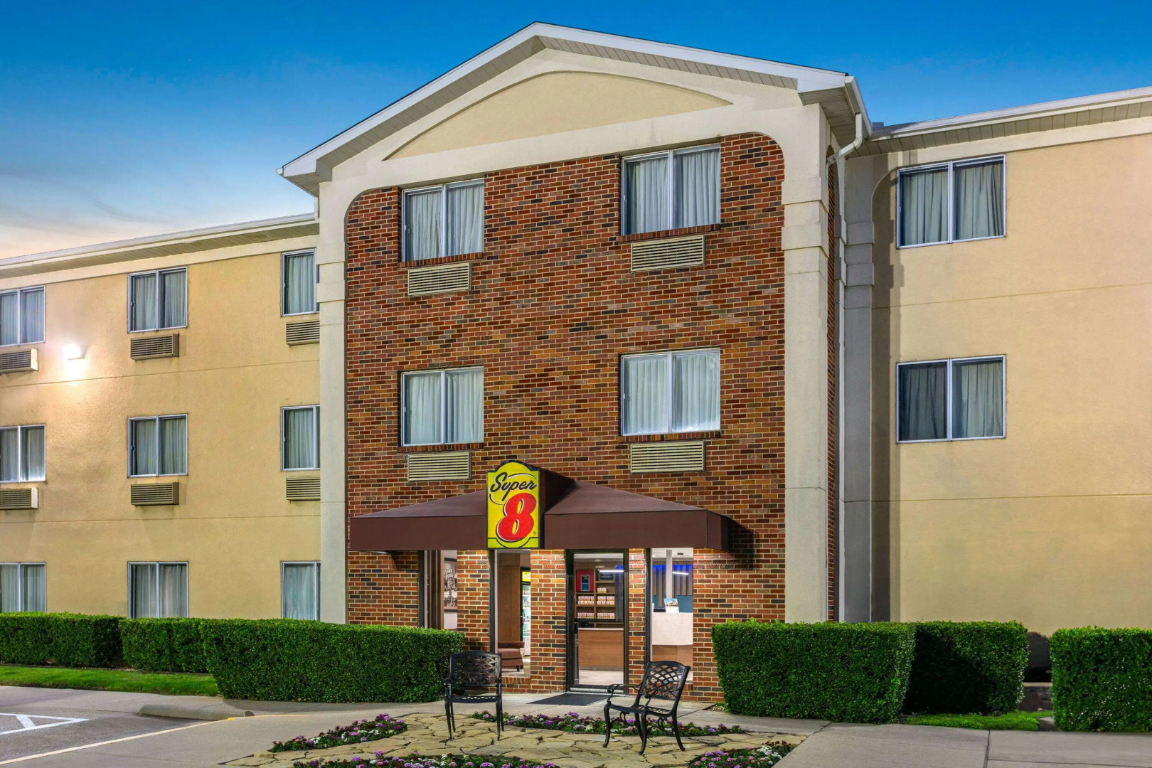 Super 8 by Wyndham Grapevine/DFW Airport Northwest