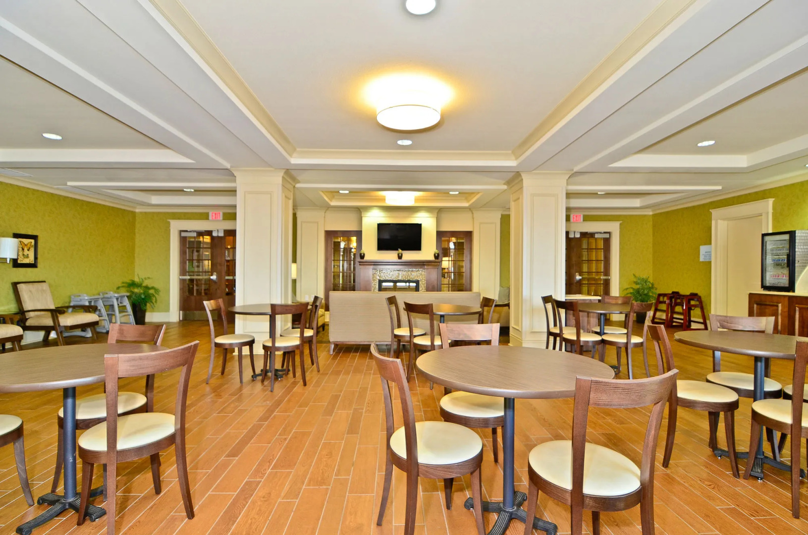 Holiday Inn Express and Suites Williston by IHG