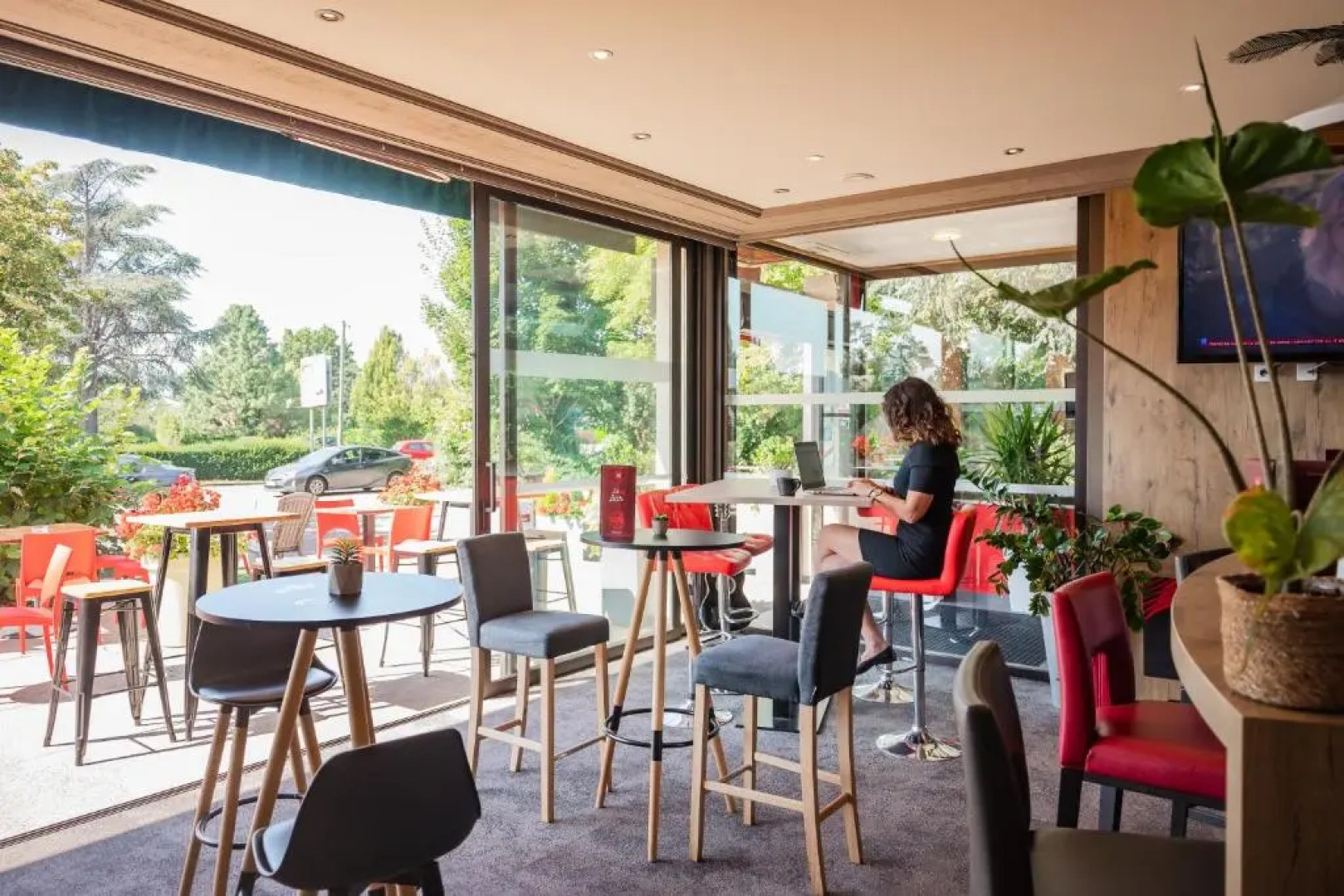 Ibis Colmar Est - Hotel Restaurant en Alsace